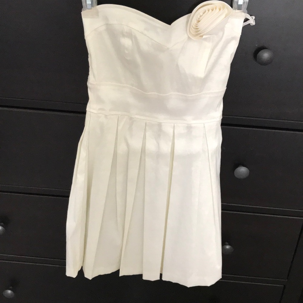 White strapless dress with rose detail